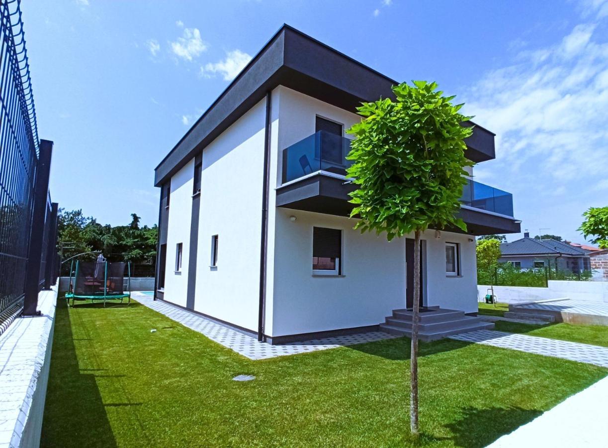 Villa Nikolina - Luxury Villa With 5 Bedrooms And Swimming Pool Vodnjan Ngoại thất bức ảnh