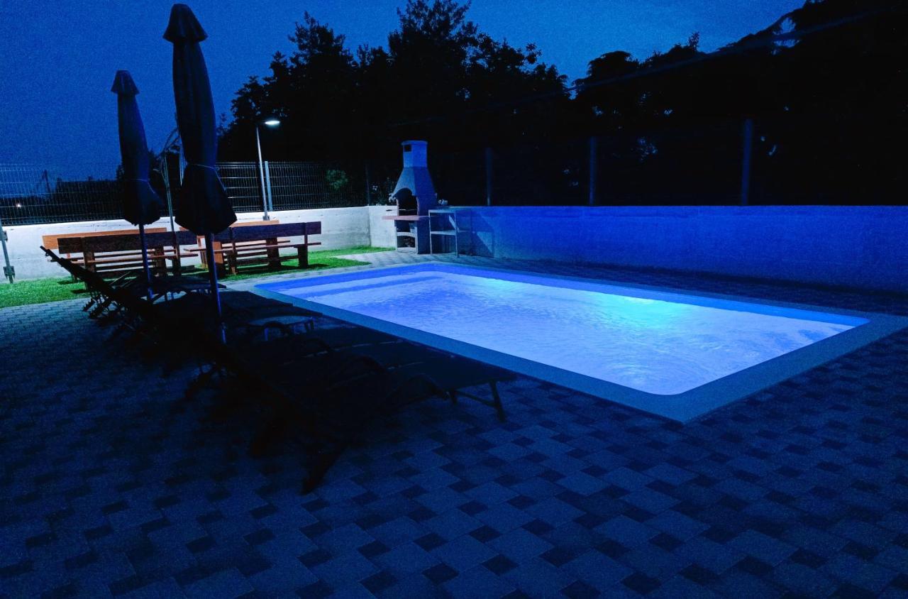 Villa Nikolina - Luxury Villa With 5 Bedrooms And Swimming Pool Vodnjan Ngoại thất bức ảnh